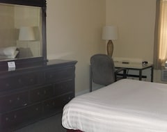 Hotel Days Inn & Suites By Wyndham Lake Okeechobee (Okeechobee, USA)