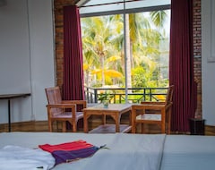 Khách sạn The Coconut House Hotel (Battambang, Campuchia)