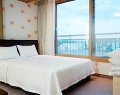 Sinan Sun Coast Resort (Shinan, South Korea)