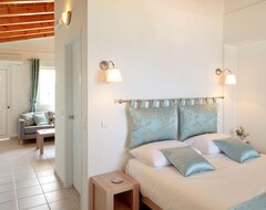Hotel Galazio Kima Apartments - Bougainvillea Ground Floor Suite 6 (Almirida, Grækenland)