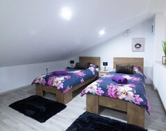 Casa/apartamento entero 3 Bedroom Accommodation In Fericanci (Feričanci, Croacia)
