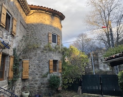 Toàn bộ căn nhà/căn hộ The Golden Tower - Ardèche House (Vocance, Pháp)