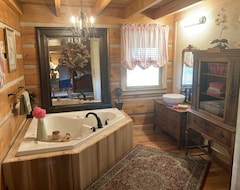 Toàn bộ căn nhà/căn hộ The Bourbon Lodge - Log Home Escape In The Heart Of The Bluegrass (Springfield, Hoa Kỳ)