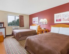Hotel Super 8 By Wyndham Chester/Richmond Area (Chester, USA)