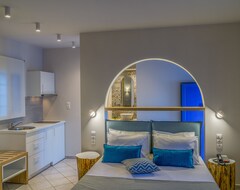 Otel Romantica Apartments (Agia Pelagia, Yunanistan)