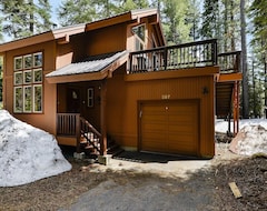 Koko talo/asunto West Shore House in the Woods: 3 mh, 2 BA House Tahoe City, vuodepaikkoja 6 (Tahoe City, Amerikan Yhdysvallat)