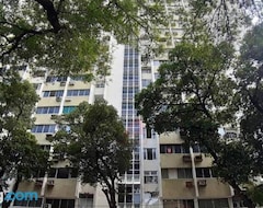 Entire House / Apartment Flat Mobiliado Na Rua Da Aurora (Recife, Brazil)
