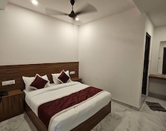 Hotelli Ptj Thangam Inn (Munnar, Intia)