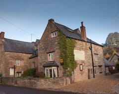 Khách sạn Tudor Farmhouse (Clearwell, Vương quốc Anh)