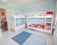 Hele huset/lejligheden Arden Villa, Sleeps 8, Moments From The Golden Sandy Beach Of Ryde (Ryde, Storbritannien)