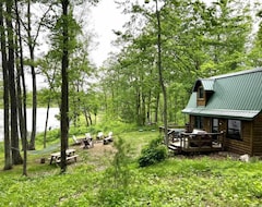 Entire House / Apartment A cute little lake cabin near Turtle Lake, WI. Get away from it all! (Cumberland, USA)