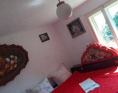 Casa/apartamento entero Traditional Cottage With Hottube And Lake View (Roşia Montană, Rumanía)
