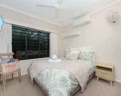 Koko talo/asunto Luxury Style Living 20 Minutes From Cbd (Ayr, Australia)