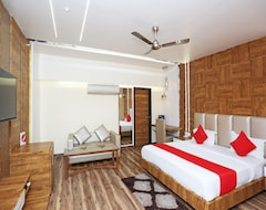 Khách sạn Capital O 3844 Hotel Kd Palace (Kanpur, Ấn Độ)