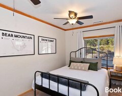 Cijela kuća/apartman Doormat Vacation Rentals - Brother Bear Cabin With Free Wifi! (Sugarloaf, Sjedinjene Američke Države)