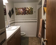 Entire House / Apartment Recently Renovated Family Home (Helena, USA)