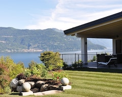 Cijela kuća/apartman Holiday Home With Fantastic Lake View And Large Private Garden Near The Lake (Bedero Valcuvia, Italija)
