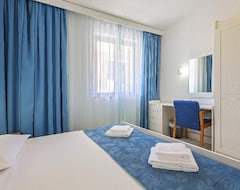 Khách sạn Maistra Select Riva Apartments (Vrsar, Croatia)