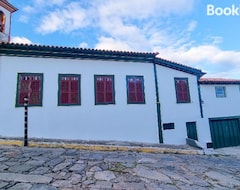 Entire House / Apartment Casa Historica Do Contrato - Diamantina - Mg (Diamantina, Brazil)