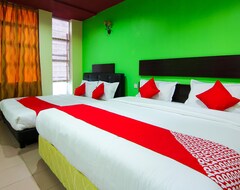 Oyo 43962 Ezzy In Hotel (Seri Manjung, Malaysia)