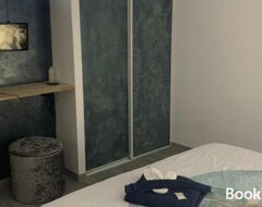 Bed & Breakfast Chambre Double Dans Villa (Saint-Saturnin-les-Avignon, Pháp)