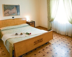 Khách sạn Alla Rocca (Bazzano, Ý)