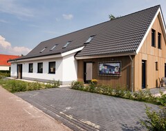 Cijela kuća/apartman Luxurious Group Home With Sauna And Hot Tub In Vlagtwedde (Groningen, Nizozemska)