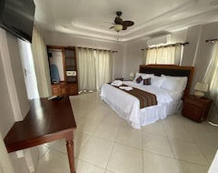 Hotel La Isla Resort (Caye Caulker, Belize)