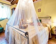Toàn bộ căn nhà/căn hộ Vacation Home In Creti With 5 Bedrooms Sleeps 10 (Teti, Ý)
