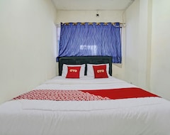 Hotelli Oyo 92726 Geulis Guest House Syariah (West Bandung, Indonesia)