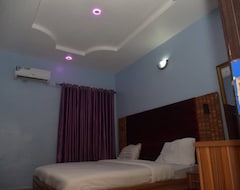 Dorakings Hotel (Aba, Nigeria)