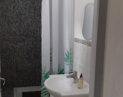 Cijela kuća/apartman Gite La Glycine 30 Mins From The Sea (Grâces, Francuska)