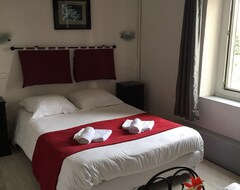 Khách sạn Hostellerie de la Source (Arles, Pháp)