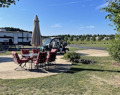 Resort Rv Lot And Coach House In Luxury Rv Park (South Boardman, USA)