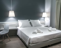 Otel Ad Athens Luxury Rooms & Suites (Atina, Yunanistan)