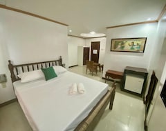 Hotel Oyo 1007 Matinlo Suites (Manila, Filipini)