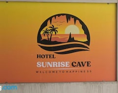 Hotel Sunrise Cave (Surat, Indija)