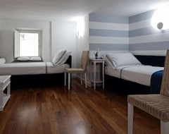 Hotelli Cubo Apartments (Vico Equense, Italia)