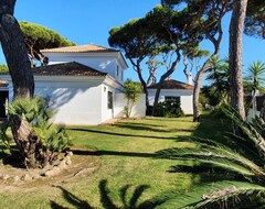 Toàn bộ căn nhà/căn hộ 5 Bed Villa With Huge Gardens, Pool And Games Room, Near Golf Club And Beach. (Villanueva de los Castillejos, Tây Ban Nha)