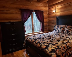 Entire House / Apartment Luxury Custom Built Log Cabin With Indoor Pool And Spa On Lake Michigamme (Champion, USA)