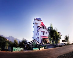 Hotel OYO 5490 Golf Links Resort (Shimla, Indien)