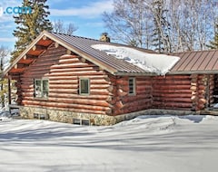 Hele huset/lejligheden Wonderful 3br Home On Sand Lake With Expansive Porch (Squaw Lake, USA)
