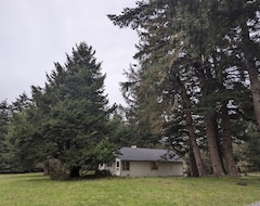 Koko talo/asunto Escape To Serenity On A 40-acre Ranch Near Floras Lake (Langlois, Amerikan Yhdysvallat)