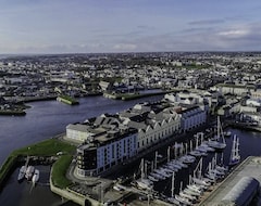 Hele huset/lejligheden Penthouse With Private Rooftop Terrace. Walk To Everywhere Of Interest In 5 Mins (Galway, Irland)