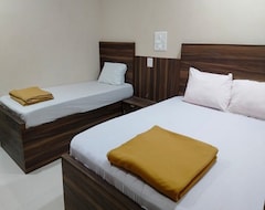 Khách sạn Sri Sivalakshmi Ac Guest House (Chidambaram, Ấn Độ)