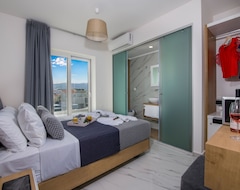 Deluxe City Hotel (Chania, Greece)