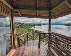 Hotel Lake Bunyonyi Rock Resort (Kabale, Uganda)