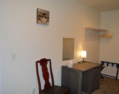 Casa/apartamento entero Colorado Getaway W/ Hot Tub & Fire-pit Sleeps 20+ (Edgewater, EE. UU.)