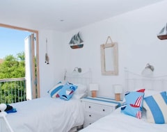 Hotelli Expansive Sea & Lighthouse Views; Beach 2 Min; Pool, Tennis Court; Dvd/sky; Wifi (Kingsbridge, Iso-Britannia)