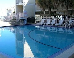 Hotel Cedar Cove Beach and Yacht Club (Cedar Key, Sjedinjene Američke Države)